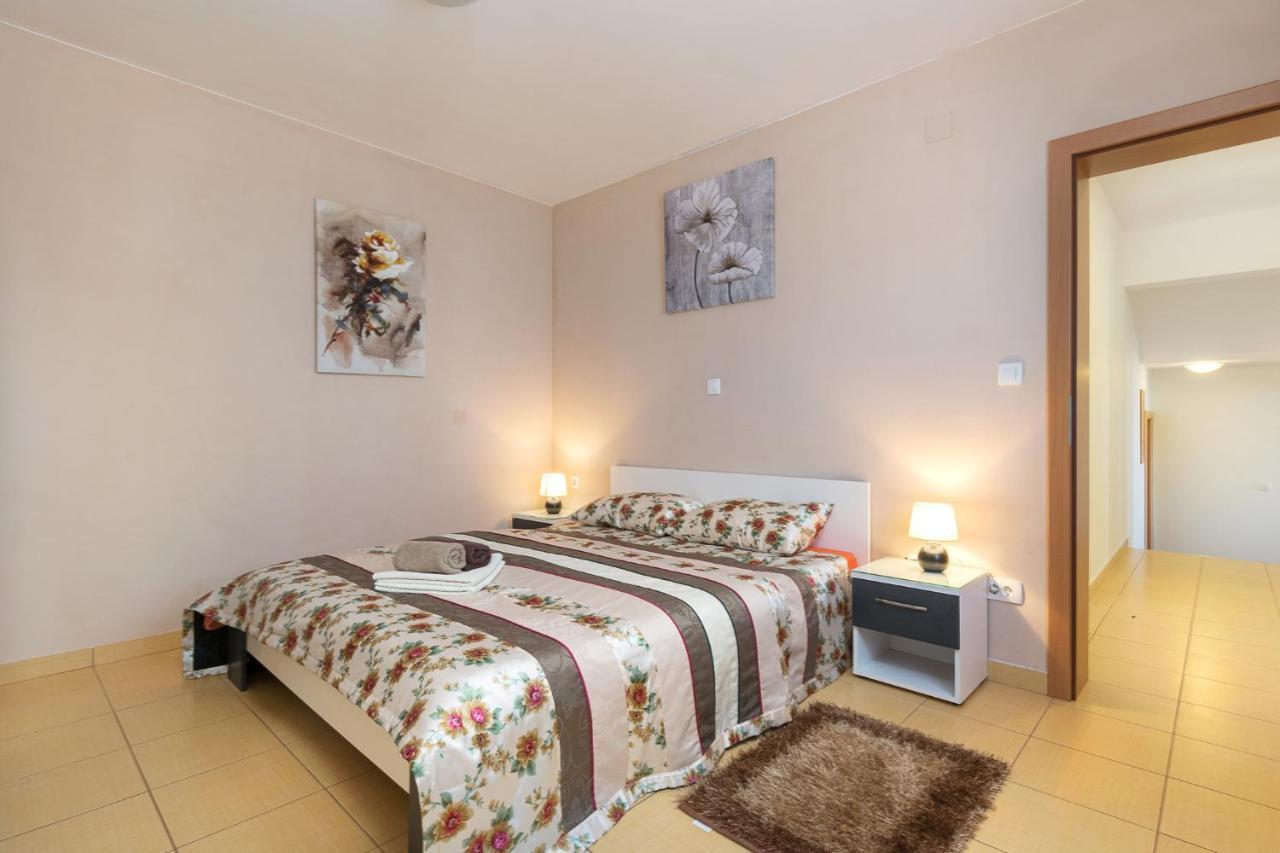 Vila Vita Donje Selo na Šolti Exteriör bild