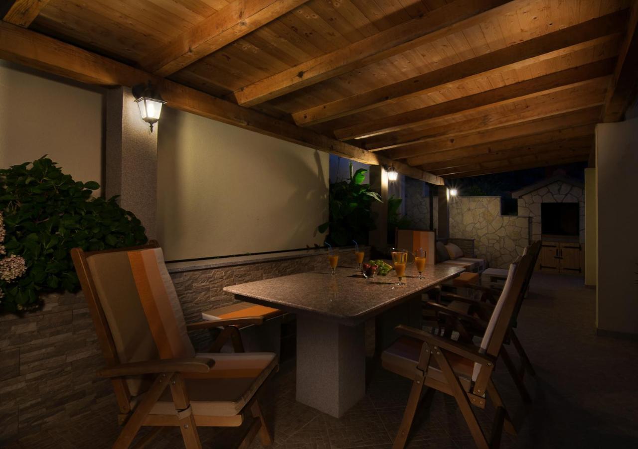 Vila Vita Donje Selo na Šolti Exteriör bild